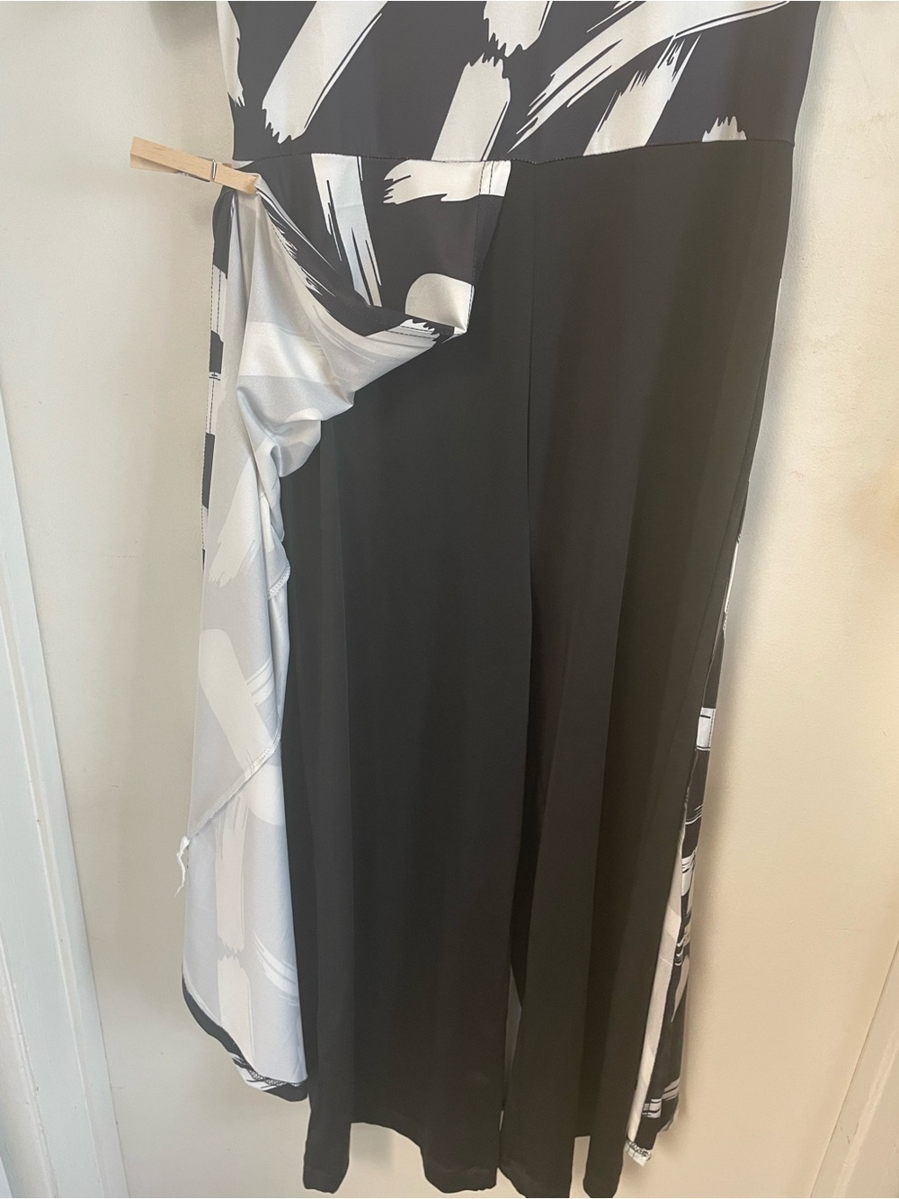 Black & White Brushstroke Midi Dress - Elegant Contrast - Picture 3 of 7